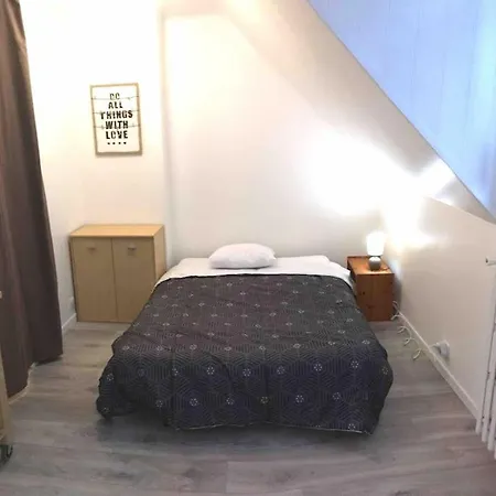 Clock Apartment *